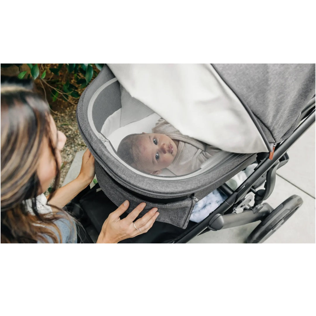 UPPAbaby Bassinet V3 - Jake Charcoal/Carbon Frame